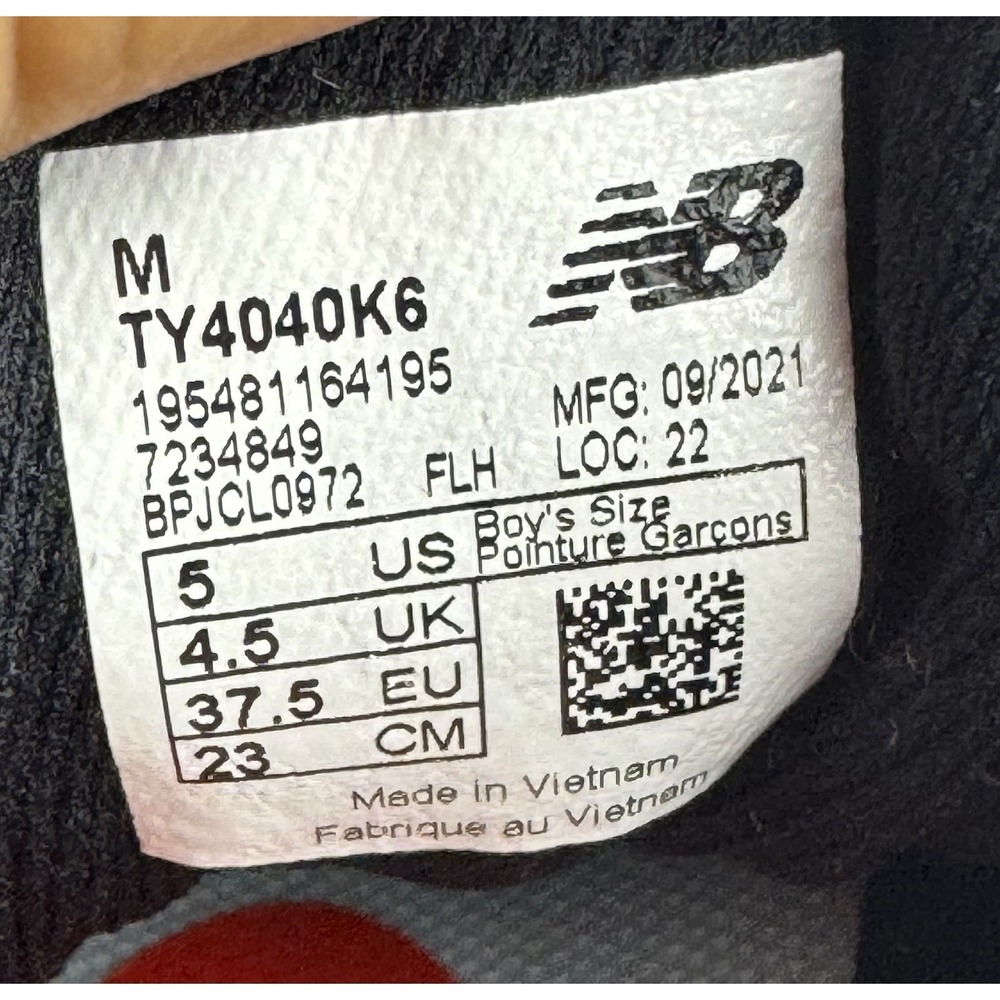 New Balance 4040v6 Turf Baseball Shoes Youth Boys Size 5  Black White TY4040K6 - Picture 9 of 9